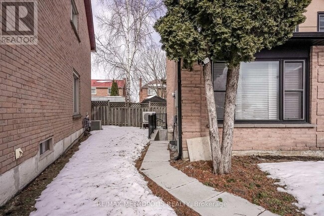 Photo - 570 Springview Dr