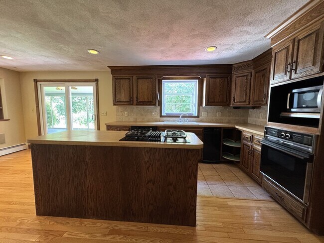 61 Carlton Ln Unit 0