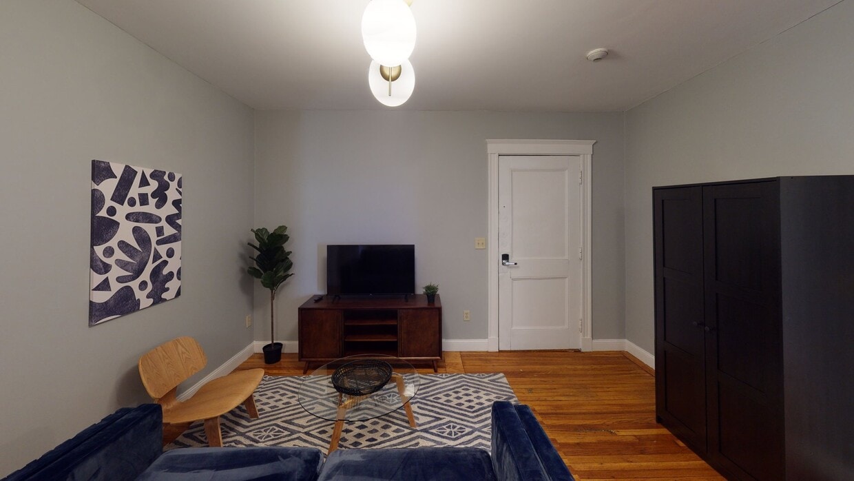 Photo - Private bedroom in 4 bed/2 bath Home