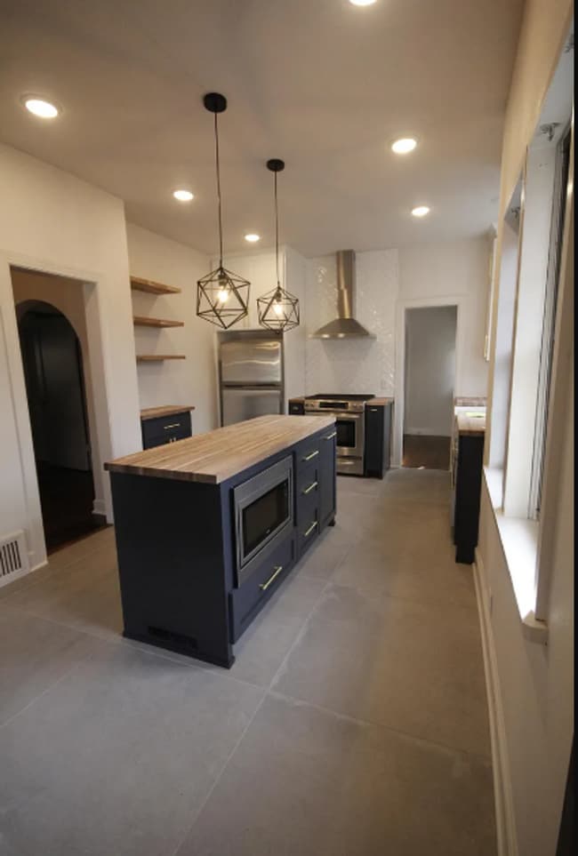 Photo - 3 Bed | 2 Bath in Midtown!