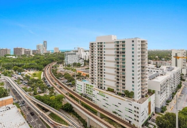 Photo - 79 SW 12th St Unidad 2102-S