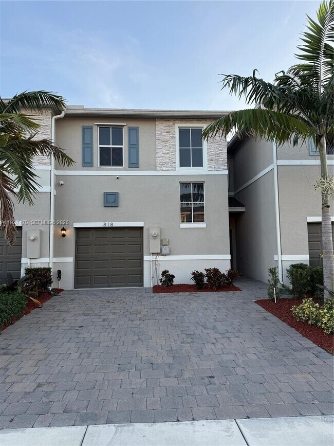 Photo - 818 SE 19th St