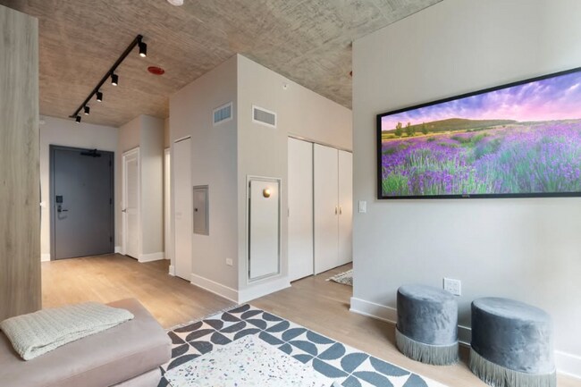 Photo - 352 S Aberdeen St