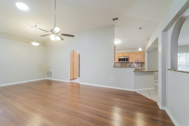 Photo - 128 Oak View Pl