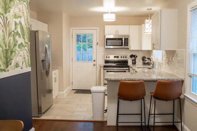 Photo - 612 E Woodlawn Rd