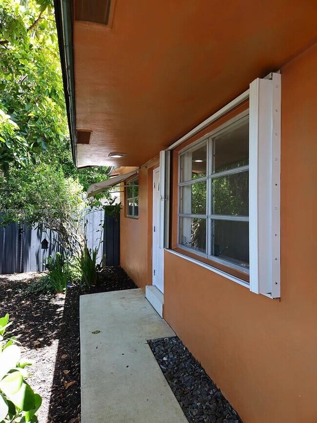 Photo - 4920 SW 28th Terrace Unit 1-2