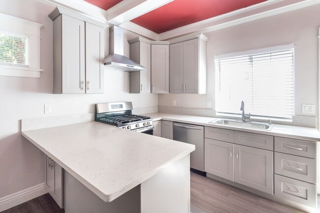 Photo - 338 E 7th St Unidad #350