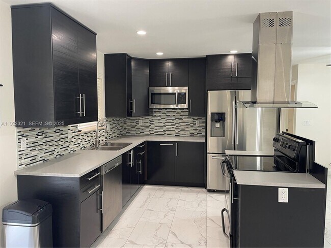 Photo - 2971 SW 35th Ave Unidad Front