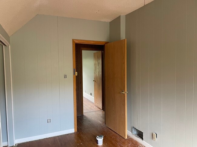 Photo - 5185 Samuelson Rd