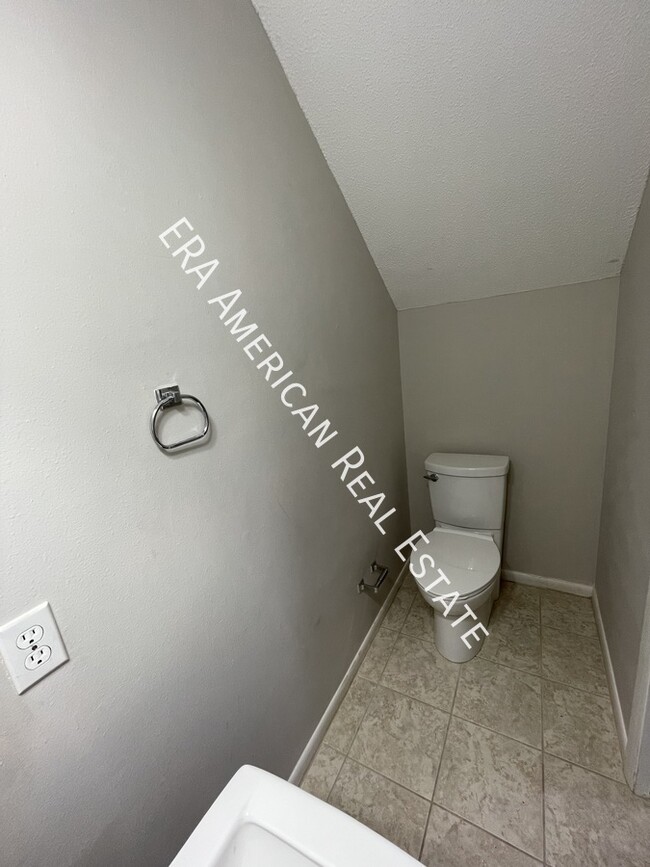 Photo - 532 Parkview Rd NW