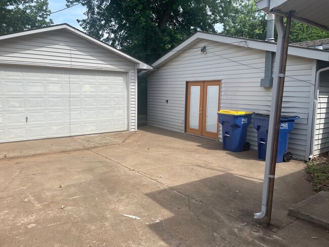 Photo - 613 S McFarland St