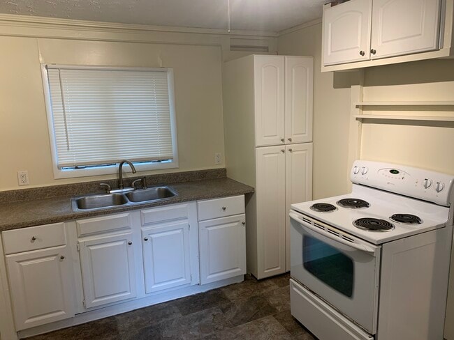 135-137 South Street - 135-137 South Street Apartment