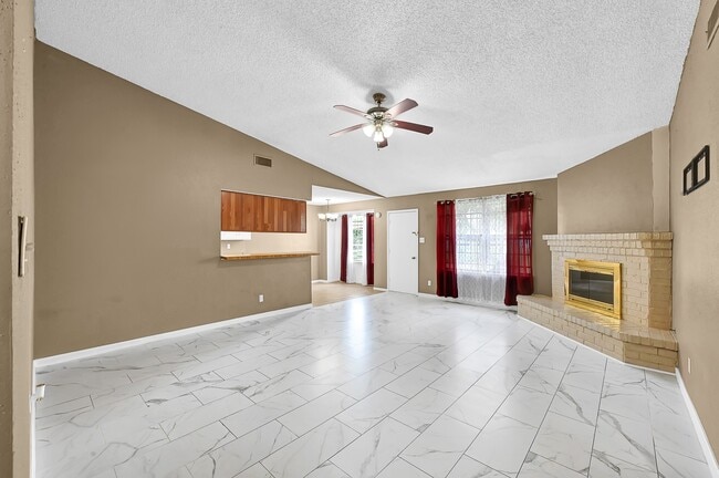 Photo - 12223 Woodcliff Dr