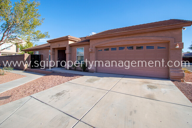 4 Bedroom SE Phoenix home. - 4 Bedroom SE Phoenix home.