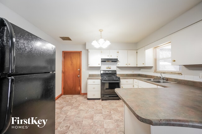 Photo - 130 Buisdale Dr