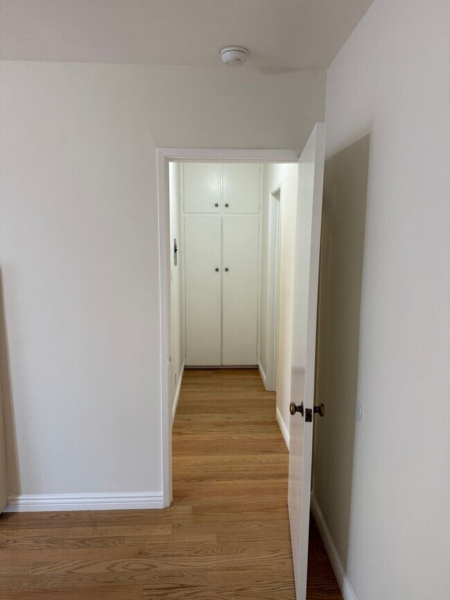180 S Mountain View Ave Unit E