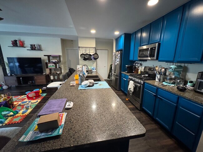 Photo - 2307 W Wolfram St Unit 214
