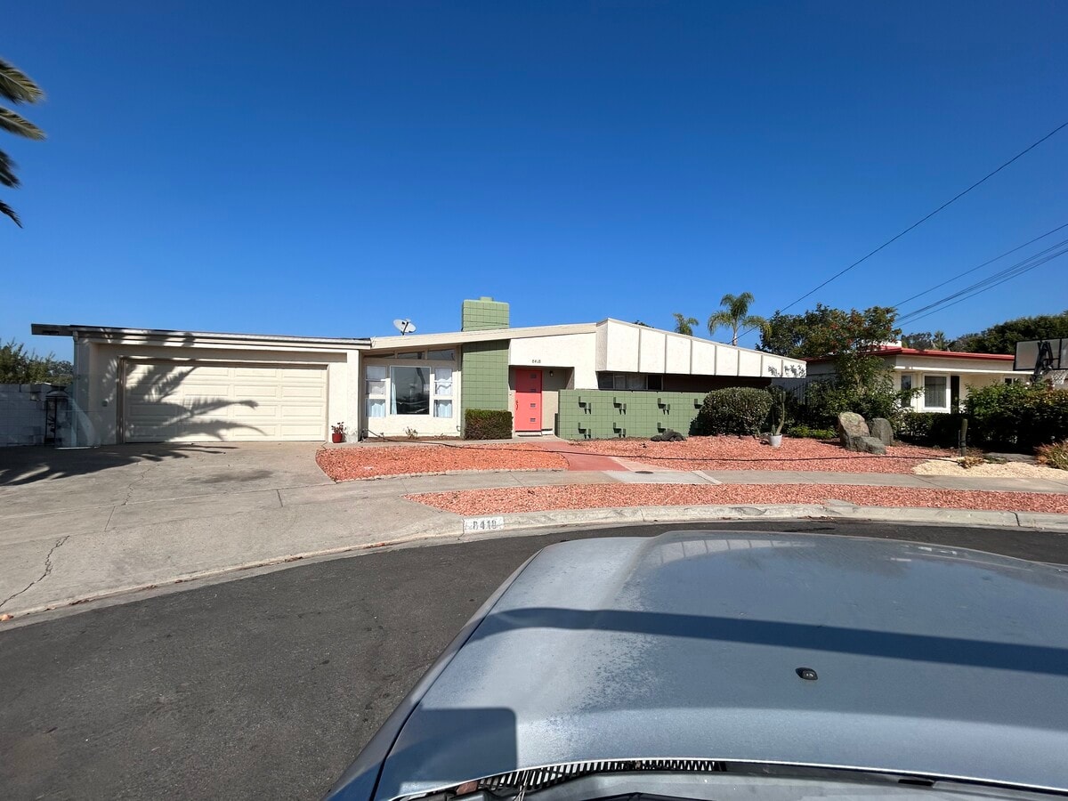 Photo - 8418 Encino Ave