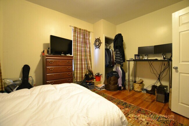 Photo - 16 Montfern Ave Unit 2