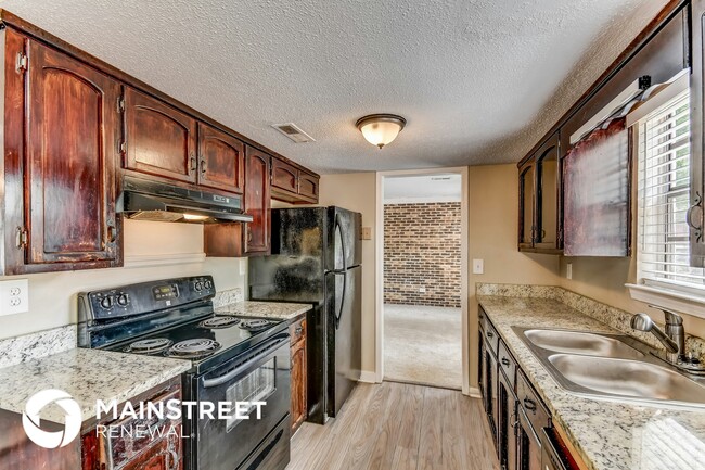 904 Pine Forest Cir