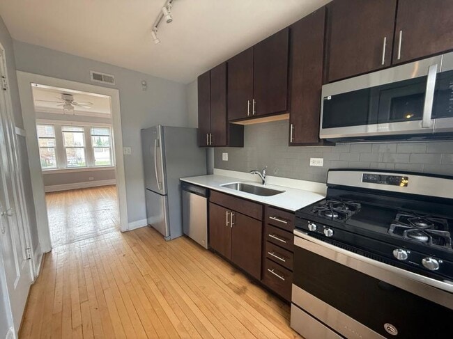 2 bedroom in Chicago IL 60641 - 2 bedroom in Chicago IL 60641 Condo Unit 1