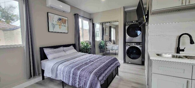 Photo - 4944 Bellflower Blvd