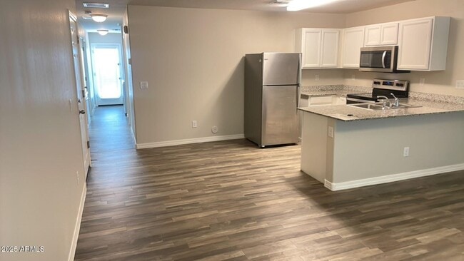 Photo - 194 Watson Pl