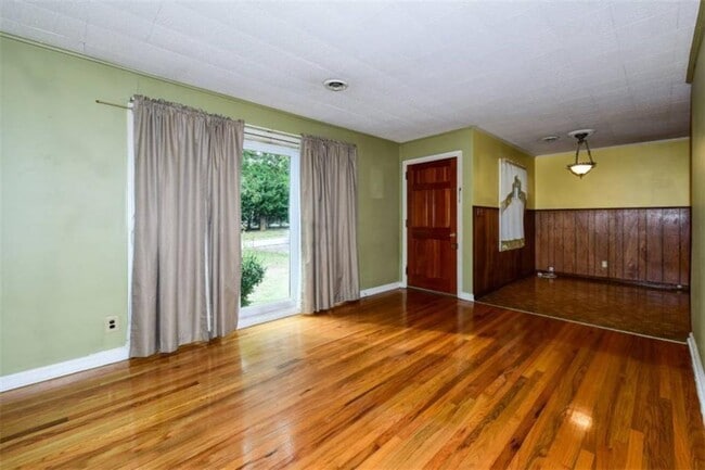 Photo - 2745 Old Concord Rd SE