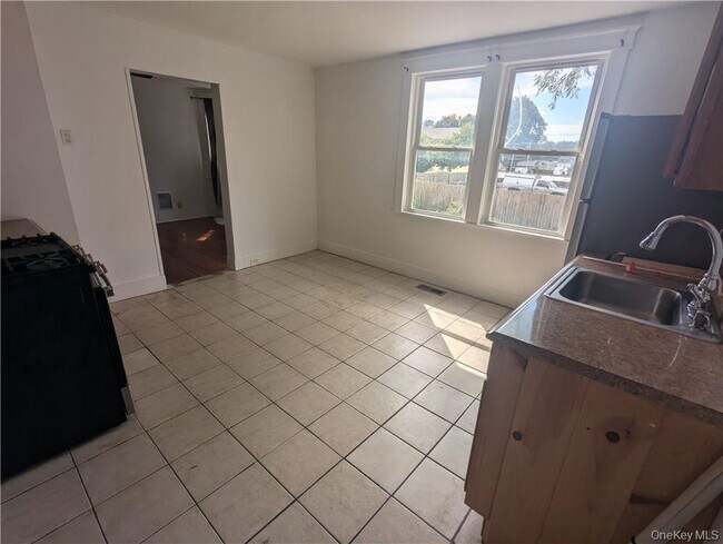 216 Smith St Unit 1