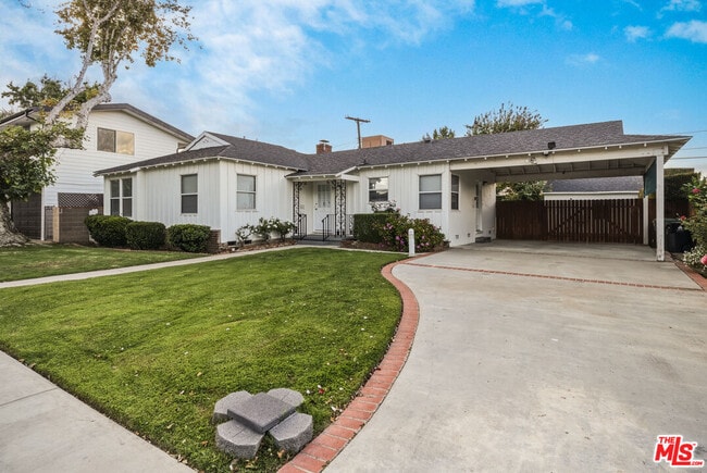 Photo - 12811 Cumpston St