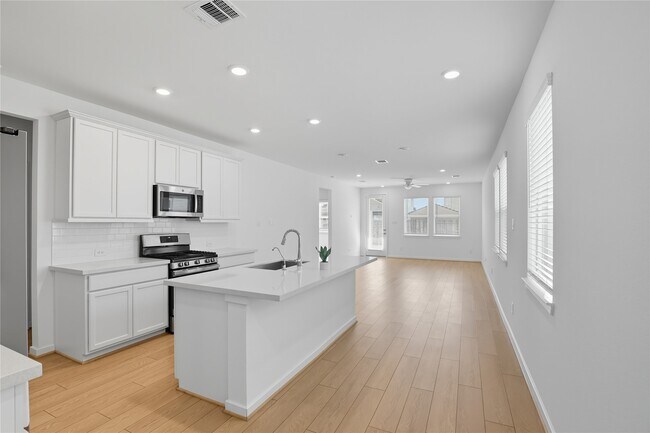 Building Photo - 21811 White Bellflower Ln