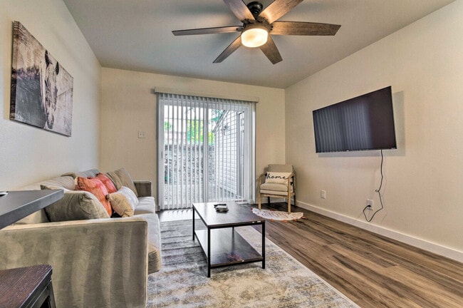 Photo - 4021 W 8th St Unit ID1296534P