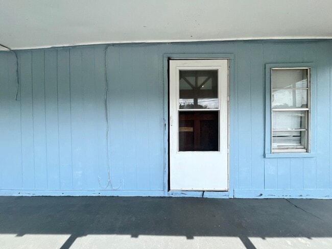 Photo - 3 Bedroom / 1 Bath Home Near Downtown