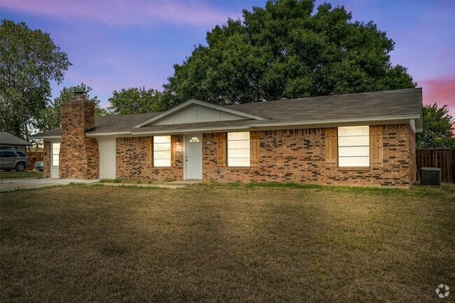 Building Photo - 810 S Western Hls Dr Rental