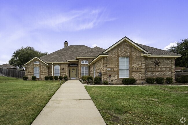 Building Photo - "Spacious 4-Bedroom Home with 3 Full Baths...