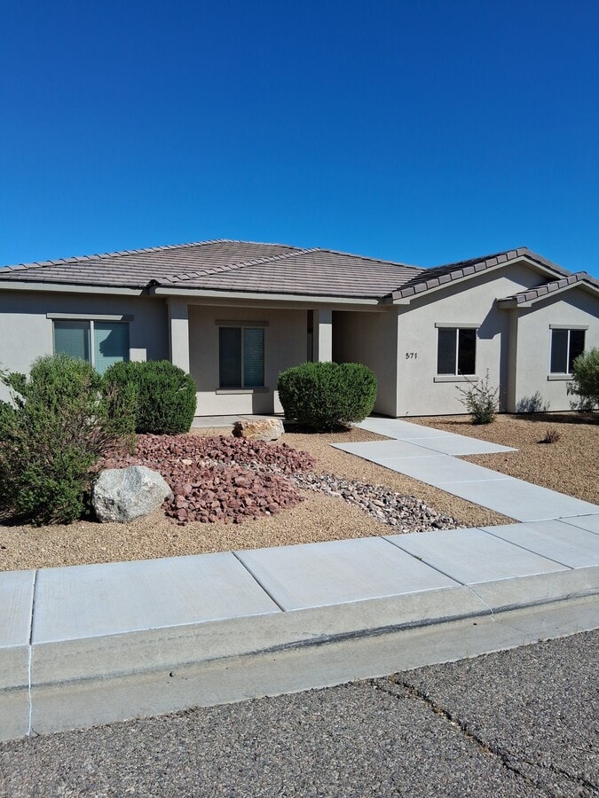 Photo - 571 E Colt Ln