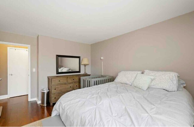 Photo - 70 W Burton Pl Unit 403