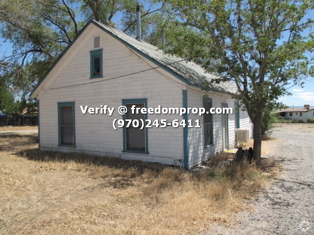 Building Photo - Country Setting 2+ Bedroom House