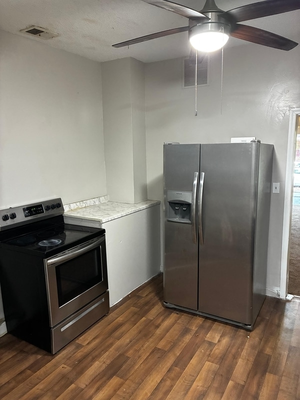 Photo - 537 Alder St