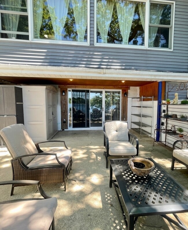 Walk out area/patio - 33490 N Lake Shore Dr Unit Studio apartment