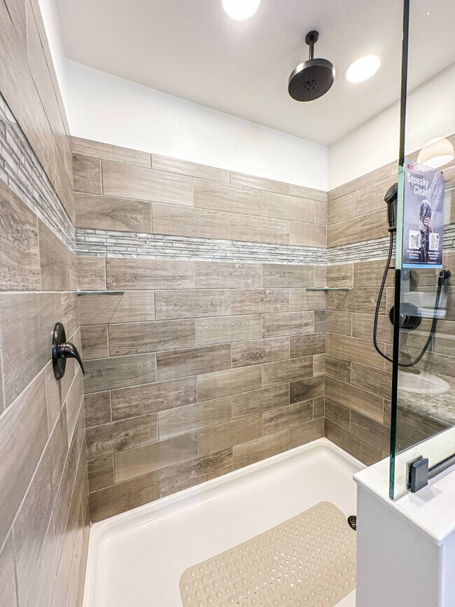 Photo - 214 Taylor Rd