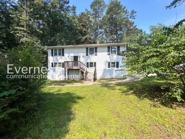 Building Photo - 5 Bed & 4 Bath House in Lithonia / Pet-Friendly /
