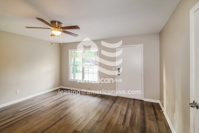 Photo - 2325 Watkins Dr
