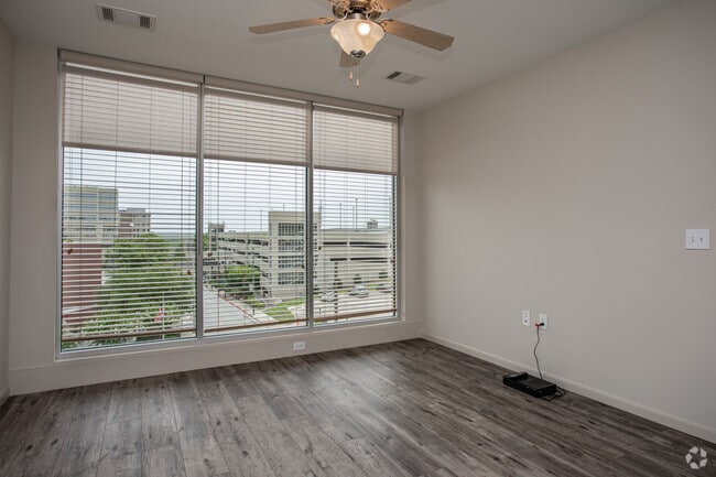 2BR, 2BA