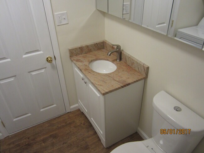 Photo - 310 S Olive St