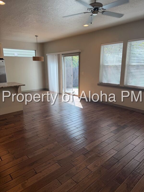 Photo - 2138 Myers Pl S