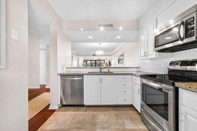 Photo - 1501 Marina Isle Way Unidad 305