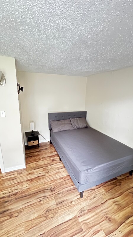 Photo - 1104 E Genesee St