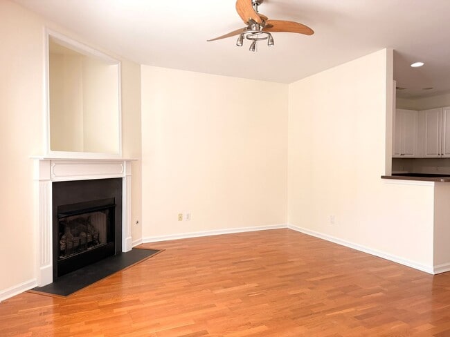 Photo - Spacious 3BR/3BA AVAILABLE NOW!