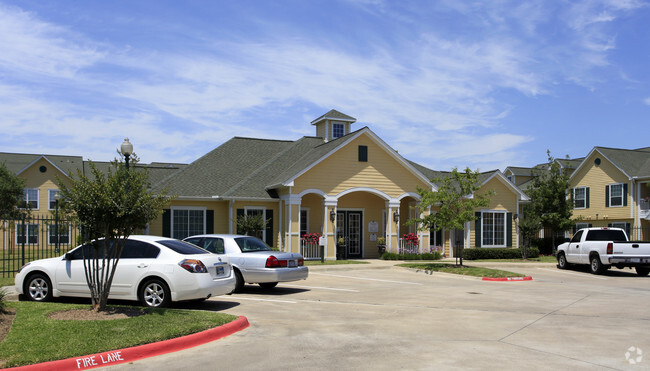 Building Photo - Country Lane Rental